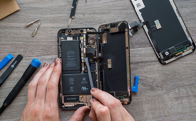 Your Go-To Experts for Battery Replacement